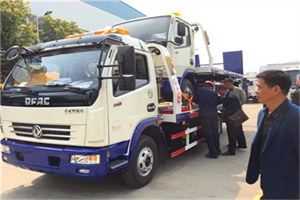 金山屯汽车道路救援拖车价格